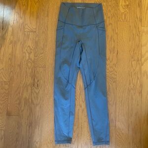 Everlane “The Perform” Leggings | Size Small